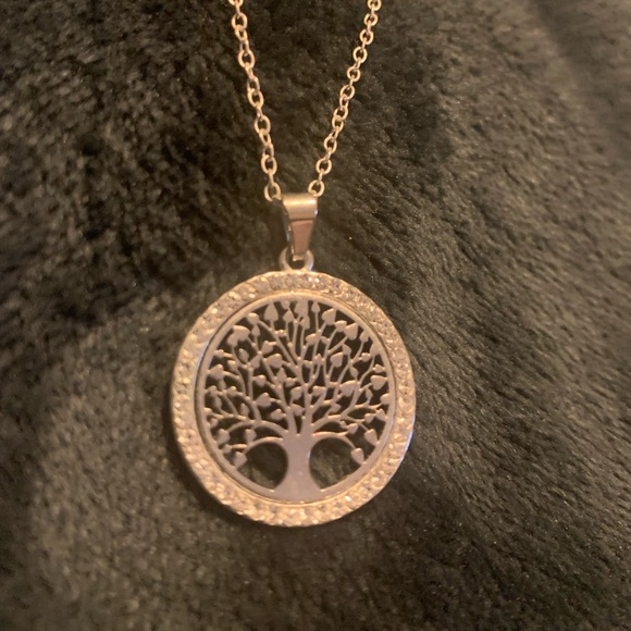 BEAUTIFUL TREE OF LIFE NECKLACE - Picture 3 of 4
